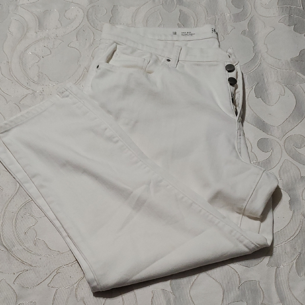 a.n.a Women's High Rise Jeans - White